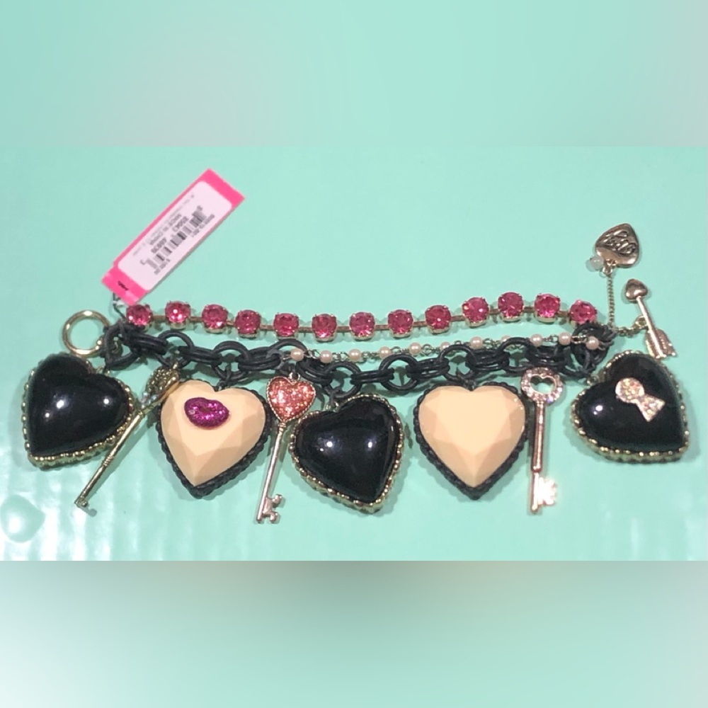 Sold Offers welcome Rare lucite hearts 💕 keys 🔑 statement toggle bracelet nwt